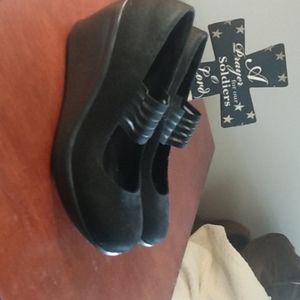 NWOT Sketchers Black Mary Janes